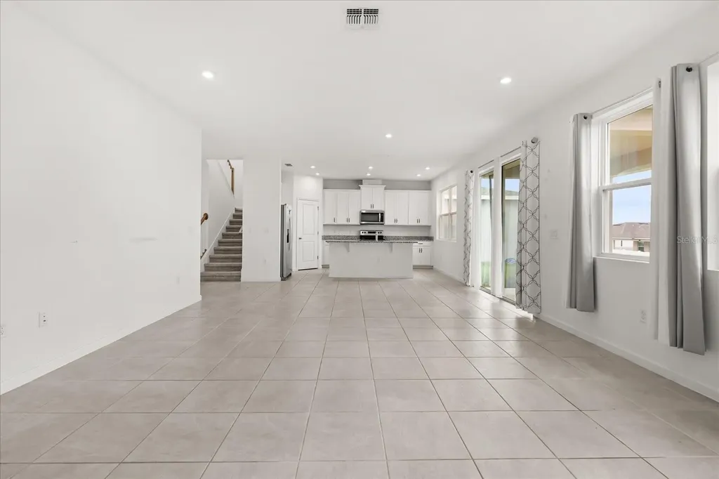 1051 Lakeshore Breeze Place Kissimmee FL 34747