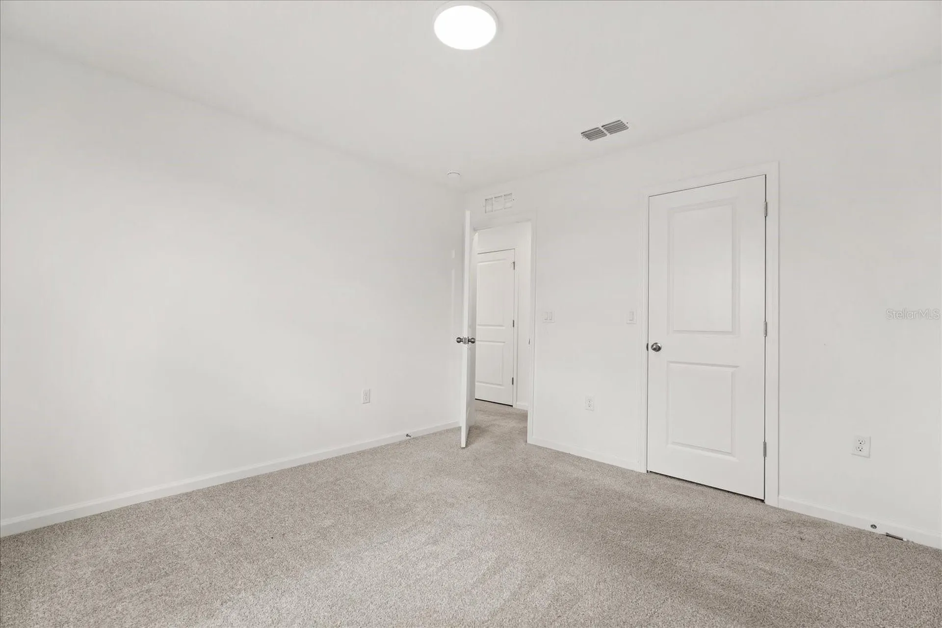 1051 Lakeshore Breeze Place Kissimmee FL 34747