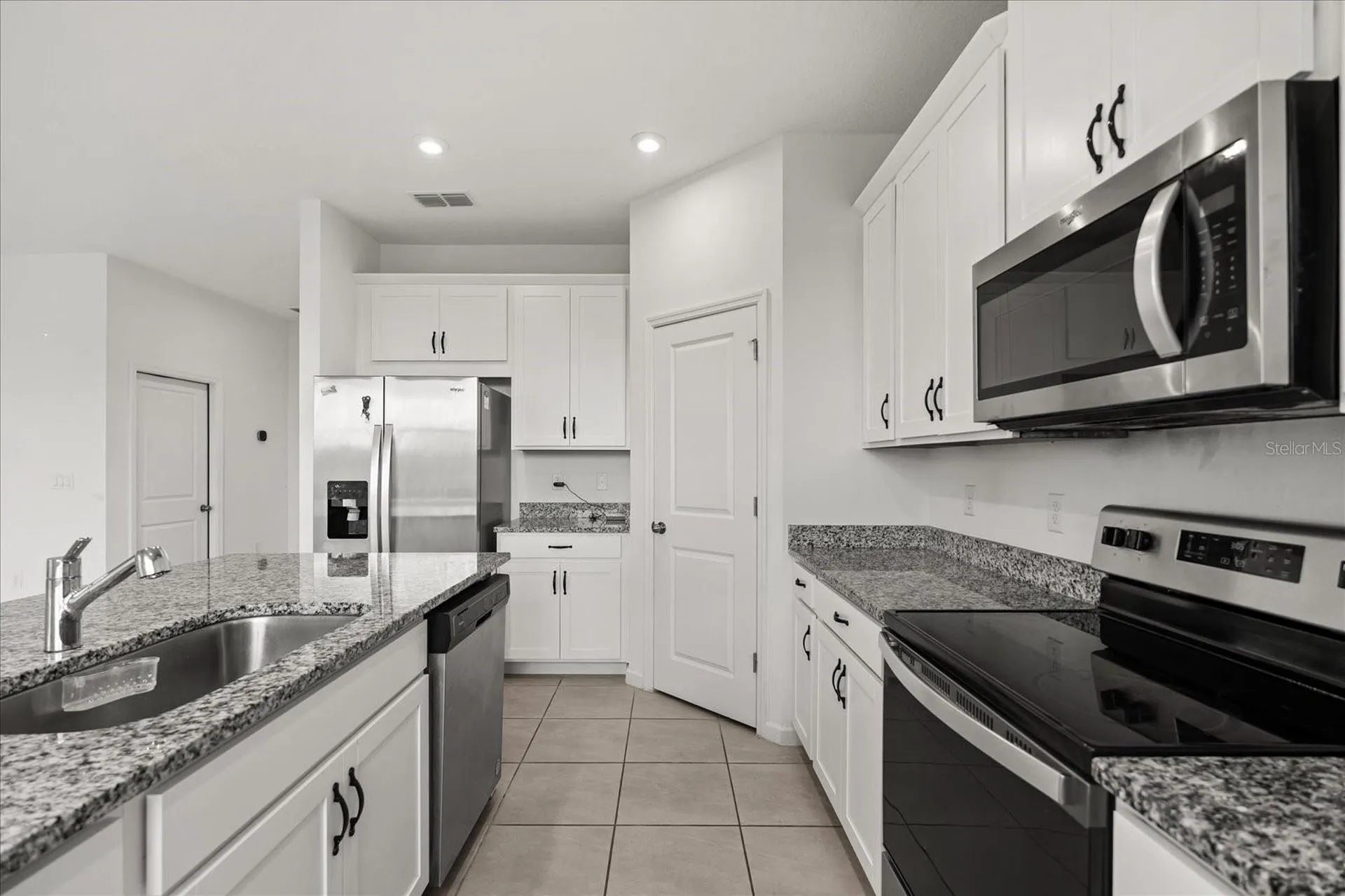1051 Lakeshore Breeze Place Kissimmee FL 34747