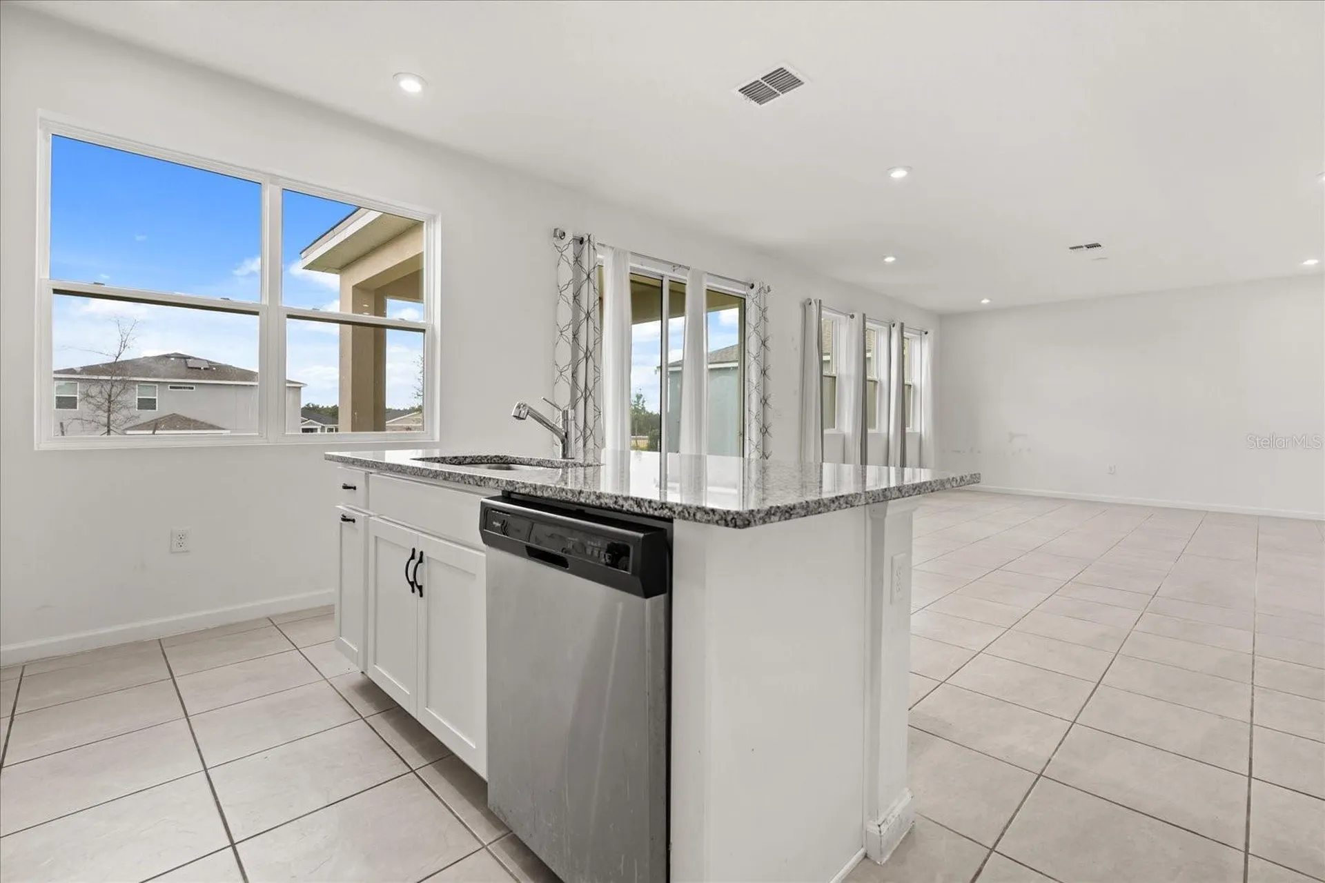 1051 Lakeshore Breeze Place Kissimmee FL 34747