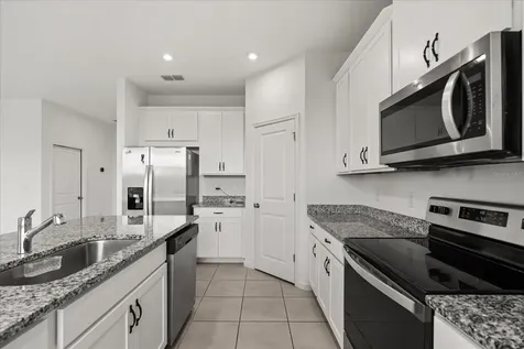 1051 Lakeshore Breeze Place Kissimmee FL 34747