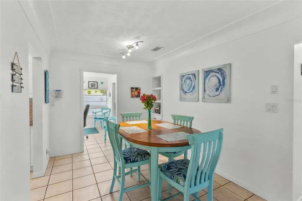 2082 Orchid Street Sarasota FL 34239