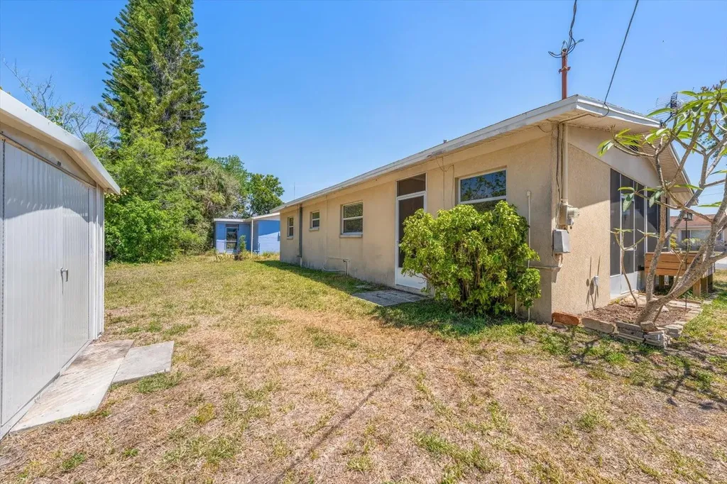 7504 91st Street Seminole FL 33777