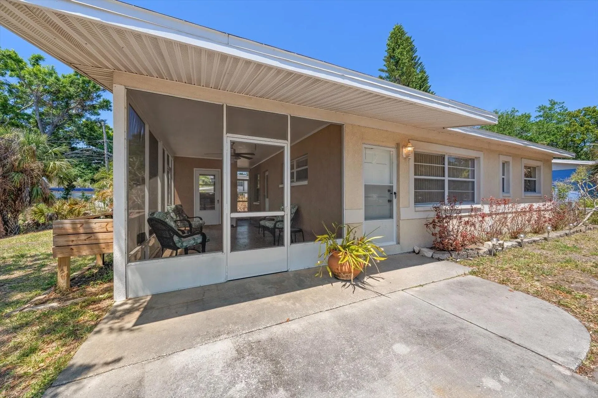 7504 91st Street Seminole FL 33777