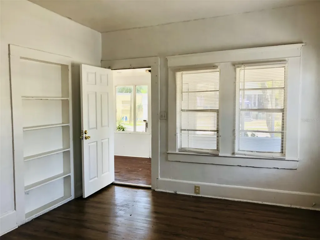 908 Vine Avenue Clearwater FL 33755