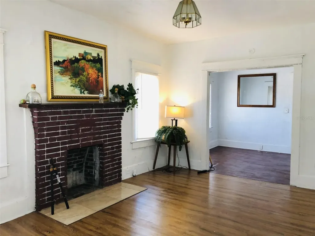 908 Vine Avenue Clearwater FL 33755