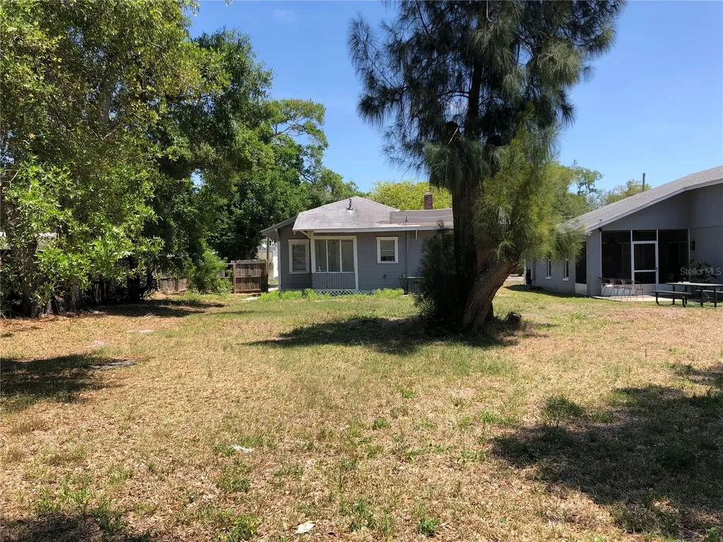 908 Vine Avenue Clearwater FL 33755