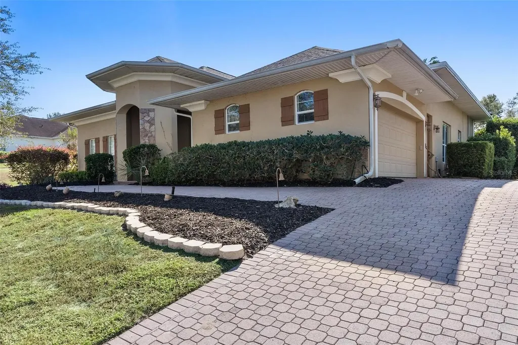 39419 Treeline Drive Lady Lake FL 32159