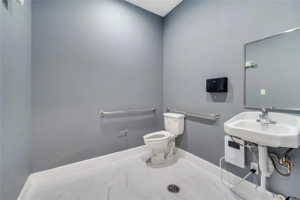 560 Barry Street Orlando FL 32808
