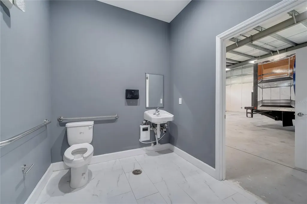 560 Barry Street Orlando FL 32808