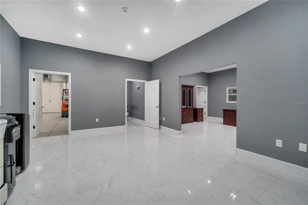 560 Barry Street Orlando FL 32808