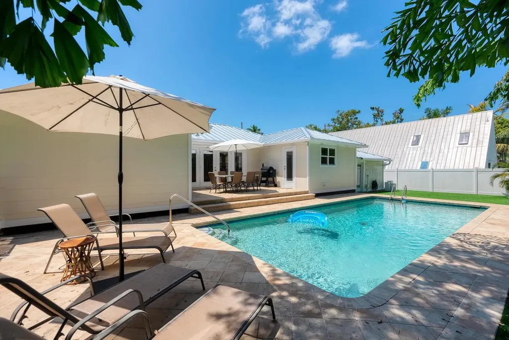 1931 High Point Circle Sarasota FL 34236