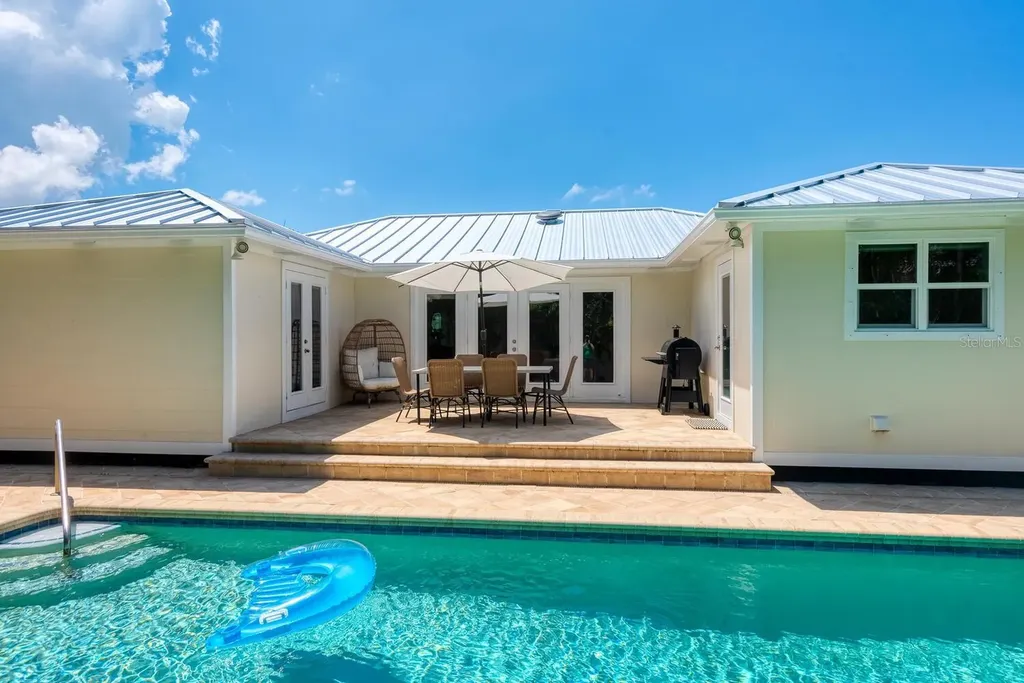 1931 High Point Circle Sarasota FL 34236