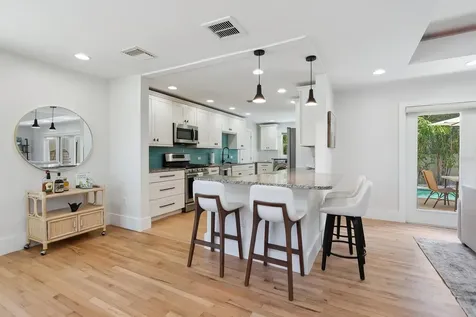 1931 High Point Circle Sarasota FL 34236