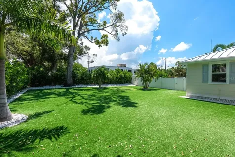 1931 High Point Circle Sarasota FL 34236