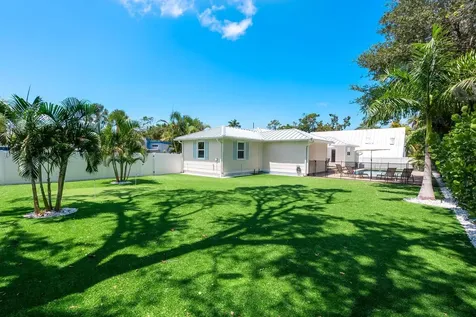 1931 High Point Circle Sarasota FL 34236