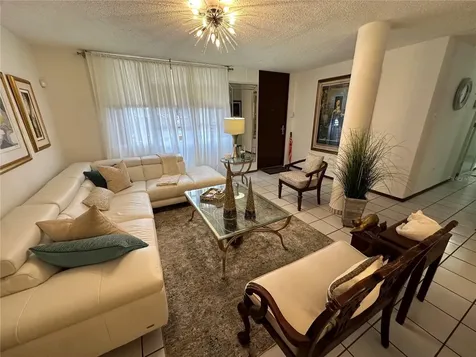 57 Lopategui Guaynabo PR 00969
