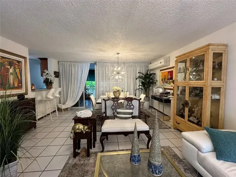 57 Lopategui Guaynabo PR 00969
