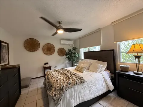 57 Lopategui Guaynabo PR 00969