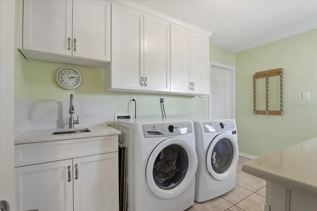 1231 Bayshore Drive Englewood FL 34223