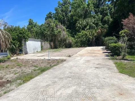 948 Cr 461 Lake Panasoffkee FL 33538