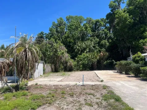 948 Cr 461 Lake Panasoffkee FL 33538