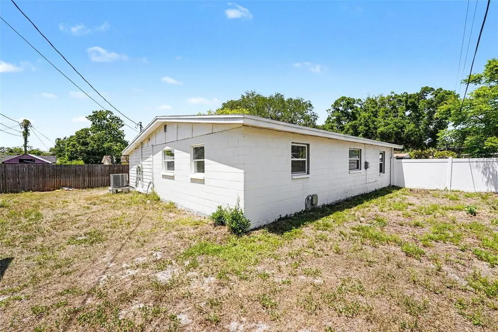 9346 89th Avenue Seminole FL 33777