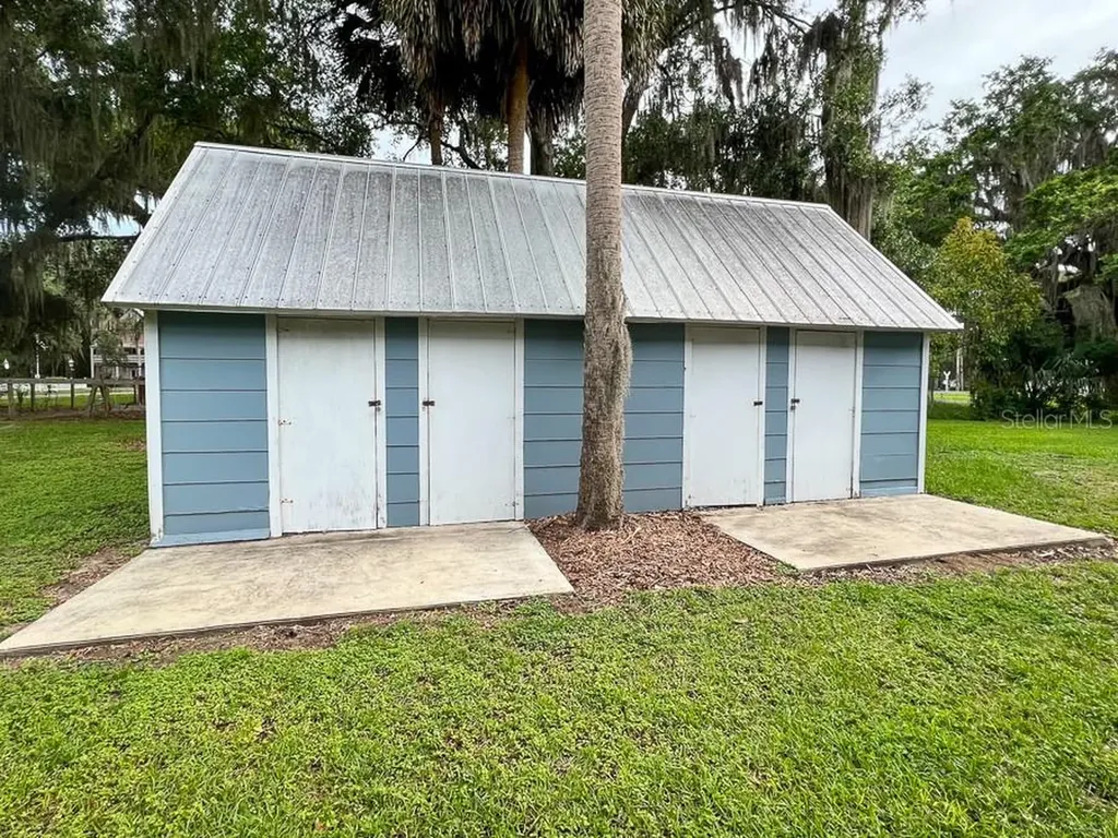 5601 Avenue H Mc Intosh FL 32664