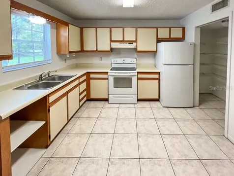 5601 Avenue H Mc Intosh FL 32664