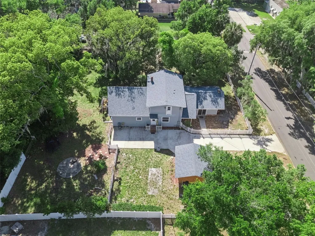 1048 N Grandview Street Mount Dora FL 32757