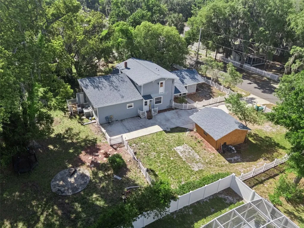 1048 N Grandview Street Mount Dora FL 32757