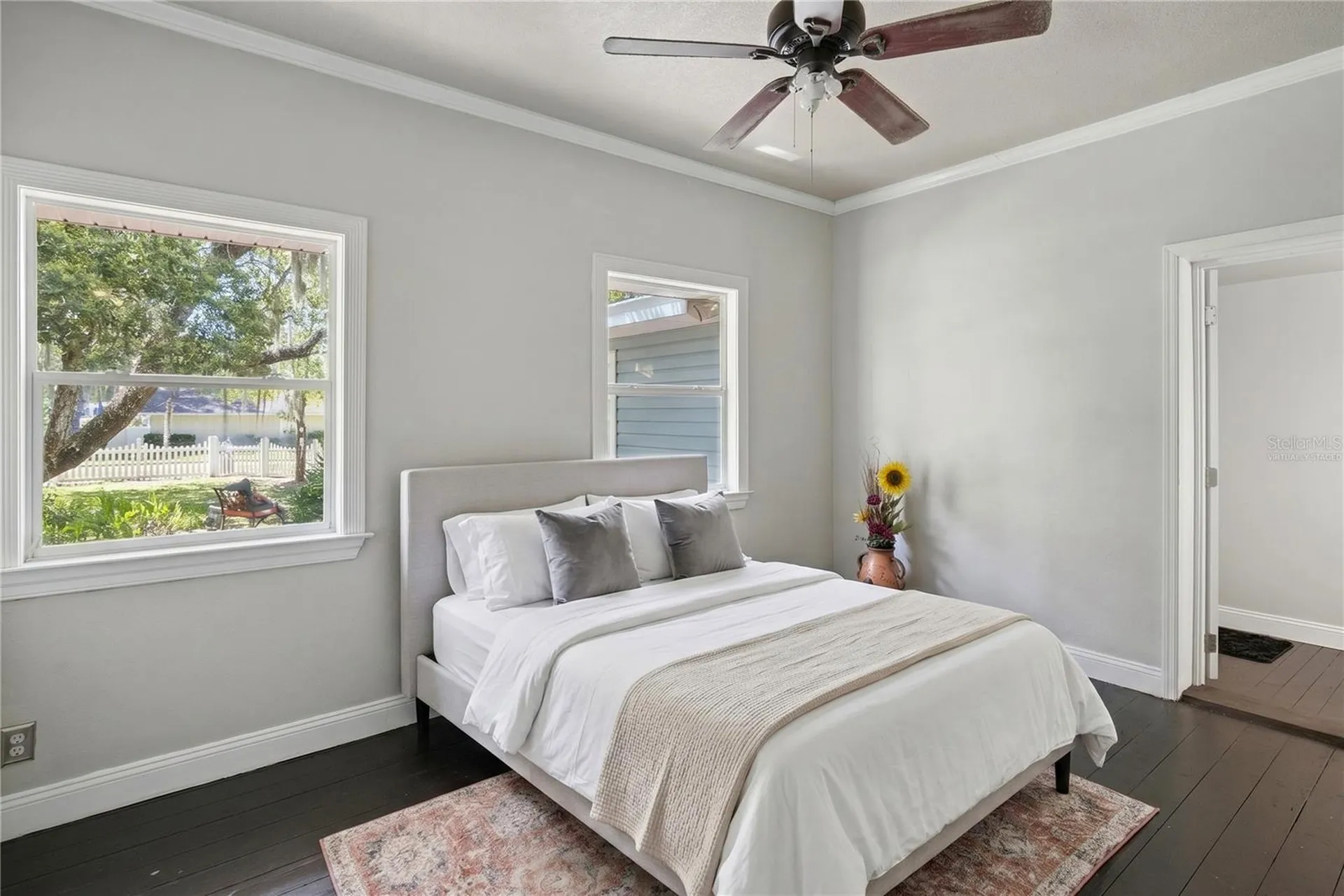 1048 N Grandview Street Mount Dora FL 32757