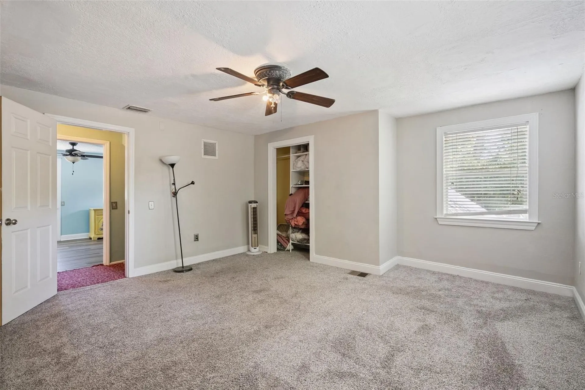 1048 N Grandview Street Mount Dora FL 32757