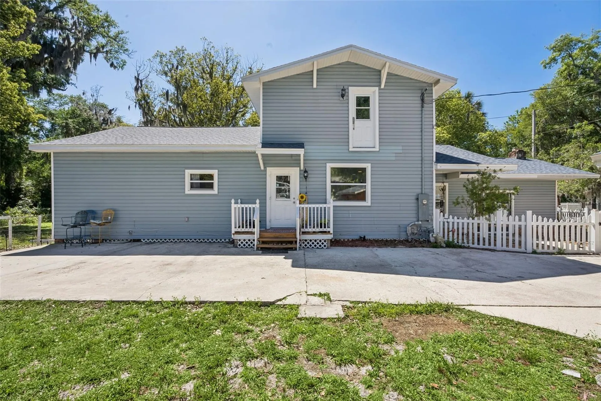 1048 N Grandview Street Mount Dora FL 32757
