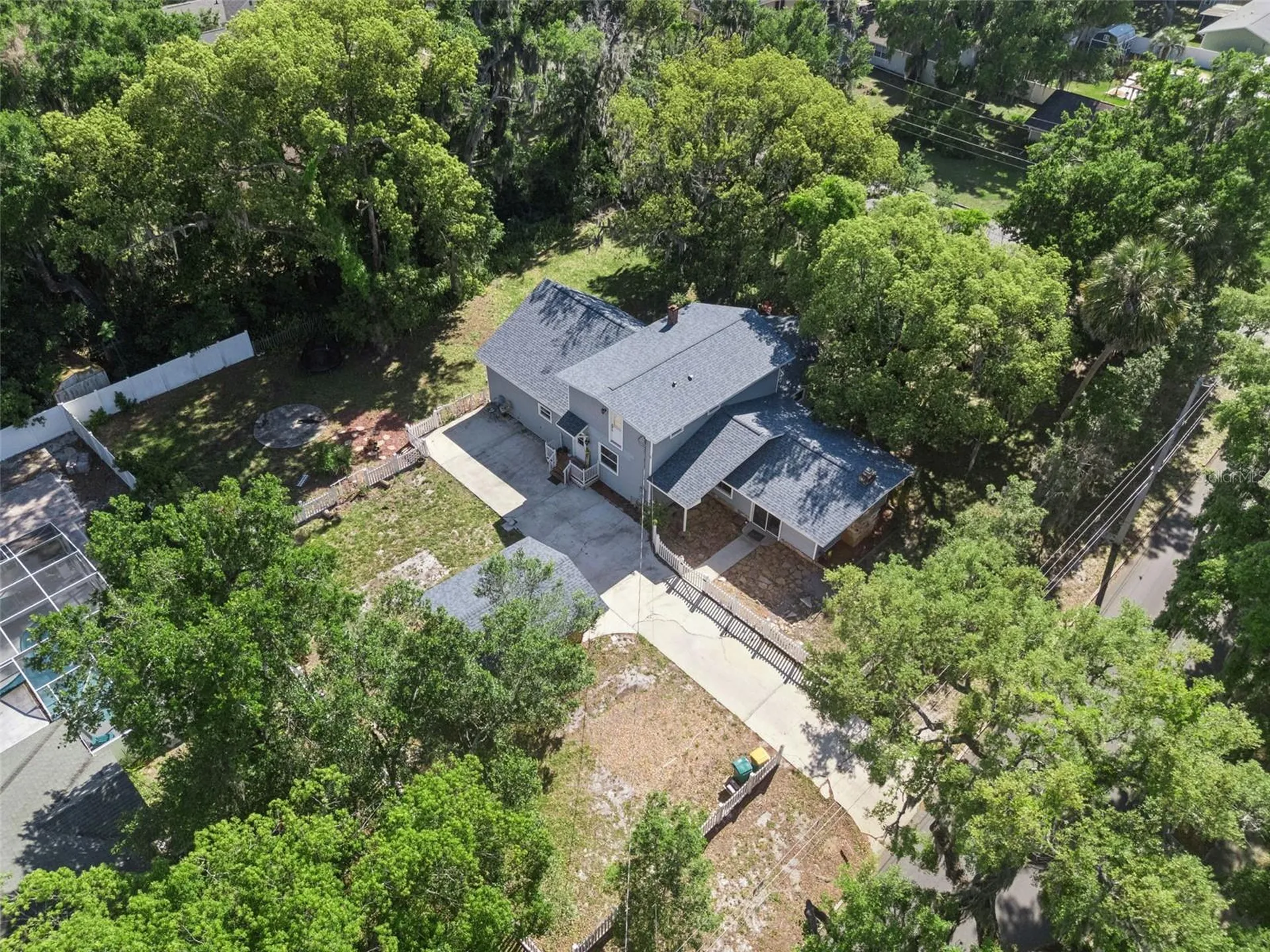 1048 N Grandview Street Mount Dora FL 32757