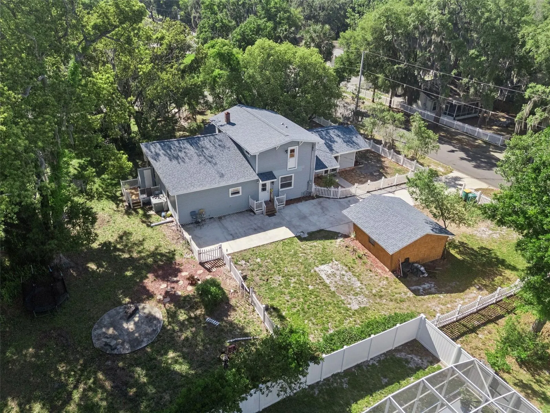 1048 N Grandview Street Mount Dora FL 32757