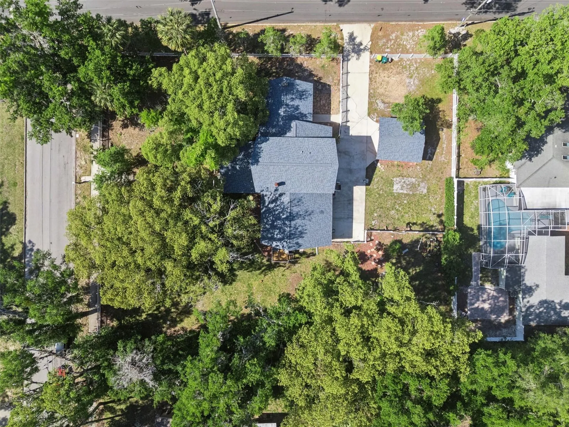 1048 N Grandview Street Mount Dora FL 32757