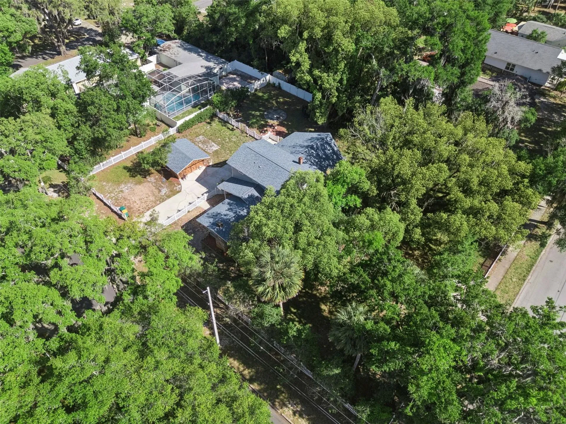 1048 N Grandview Street Mount Dora FL 32757