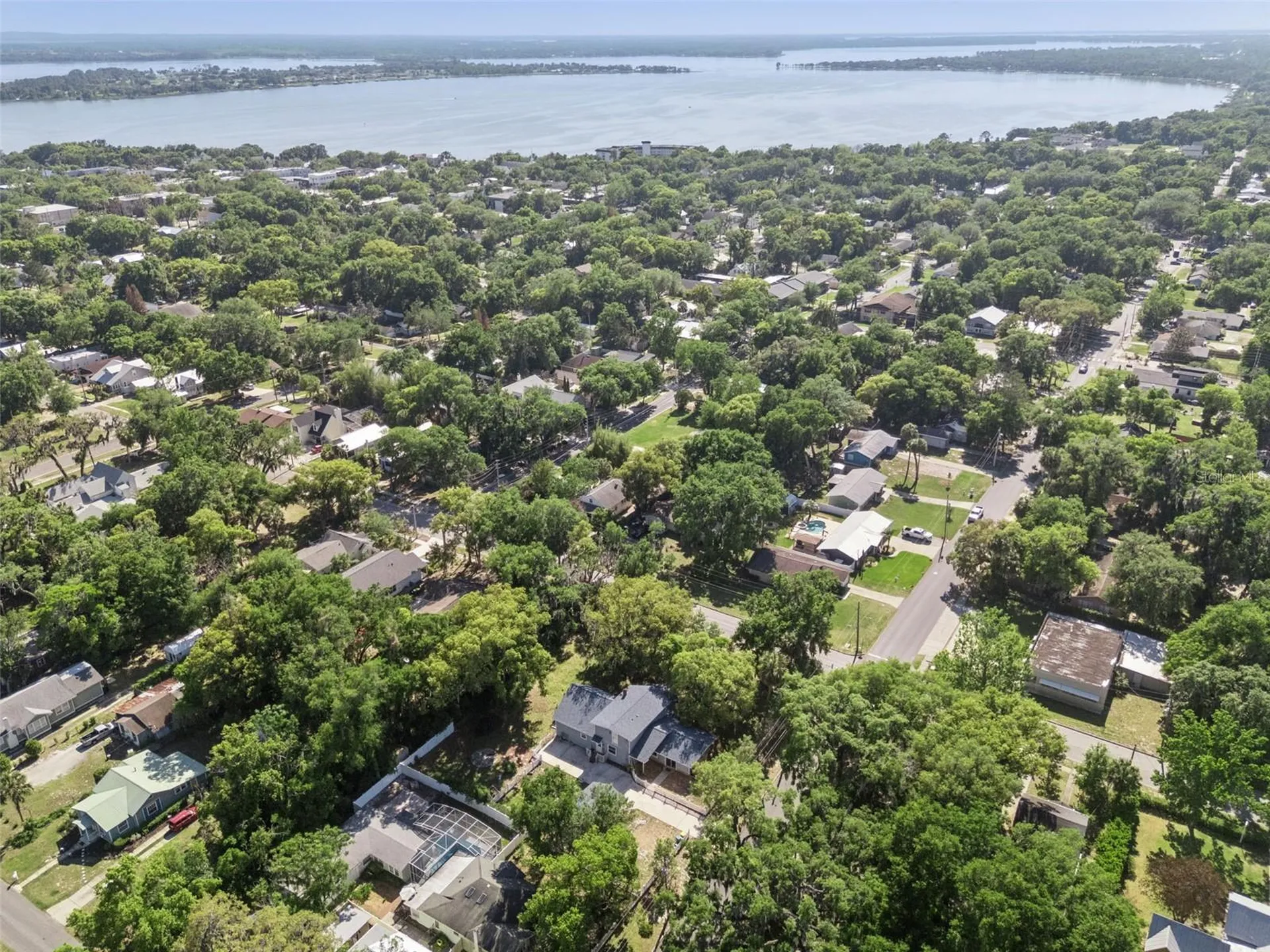 1048 N Grandview Street Mount Dora FL 32757