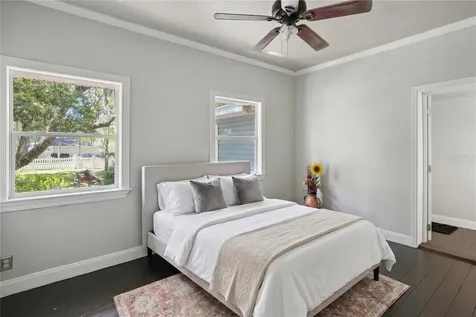 1048 N Grandview Street Mount Dora FL 32757