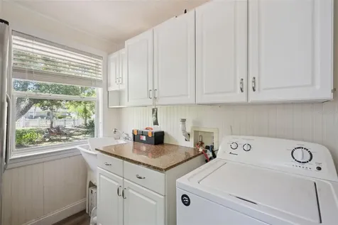 1048 N Grandview Street Mount Dora FL 32757