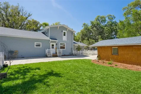 1048 N Grandview Street Mount Dora FL 32757