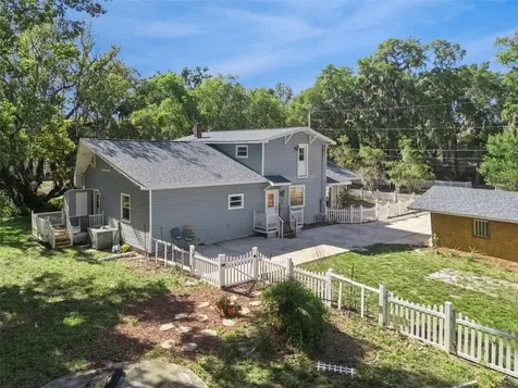1048 N Grandview Street Mount Dora FL 32757