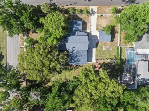 1048 N Grandview Street Mount Dora FL 32757