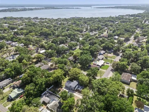 1048 N Grandview Street Mount Dora FL 32757
