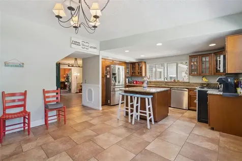 1048 N Grandview Street Mount Dora FL 32757