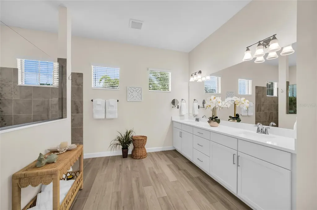 16204 Tradewind Terrace Lakewood Ranch FL 34211