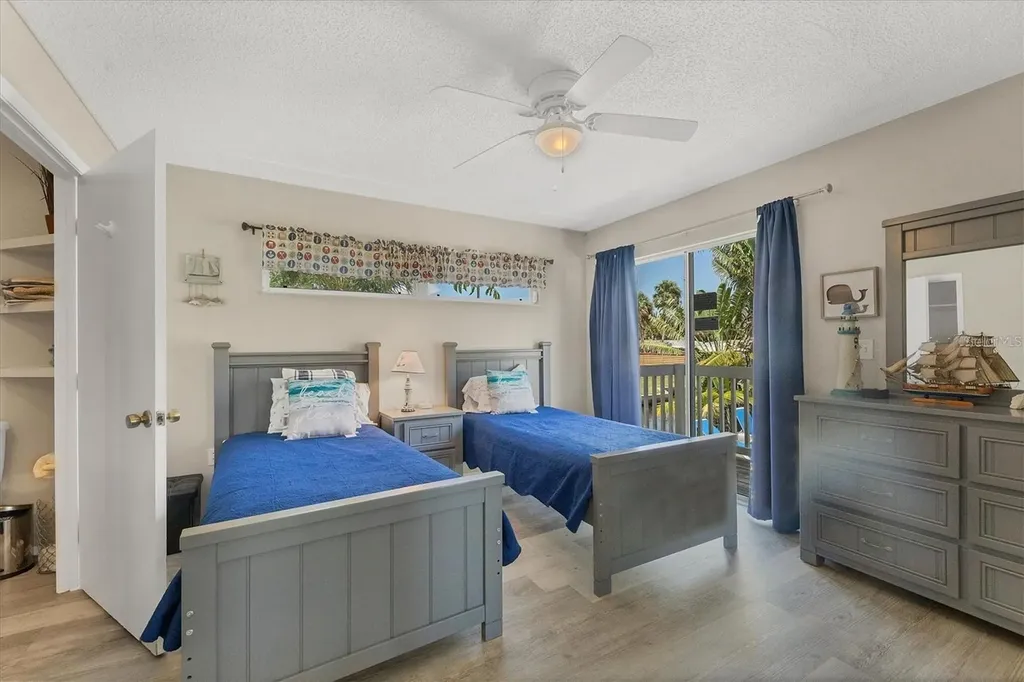 301 Avenida Madera Sarasota FL 34242