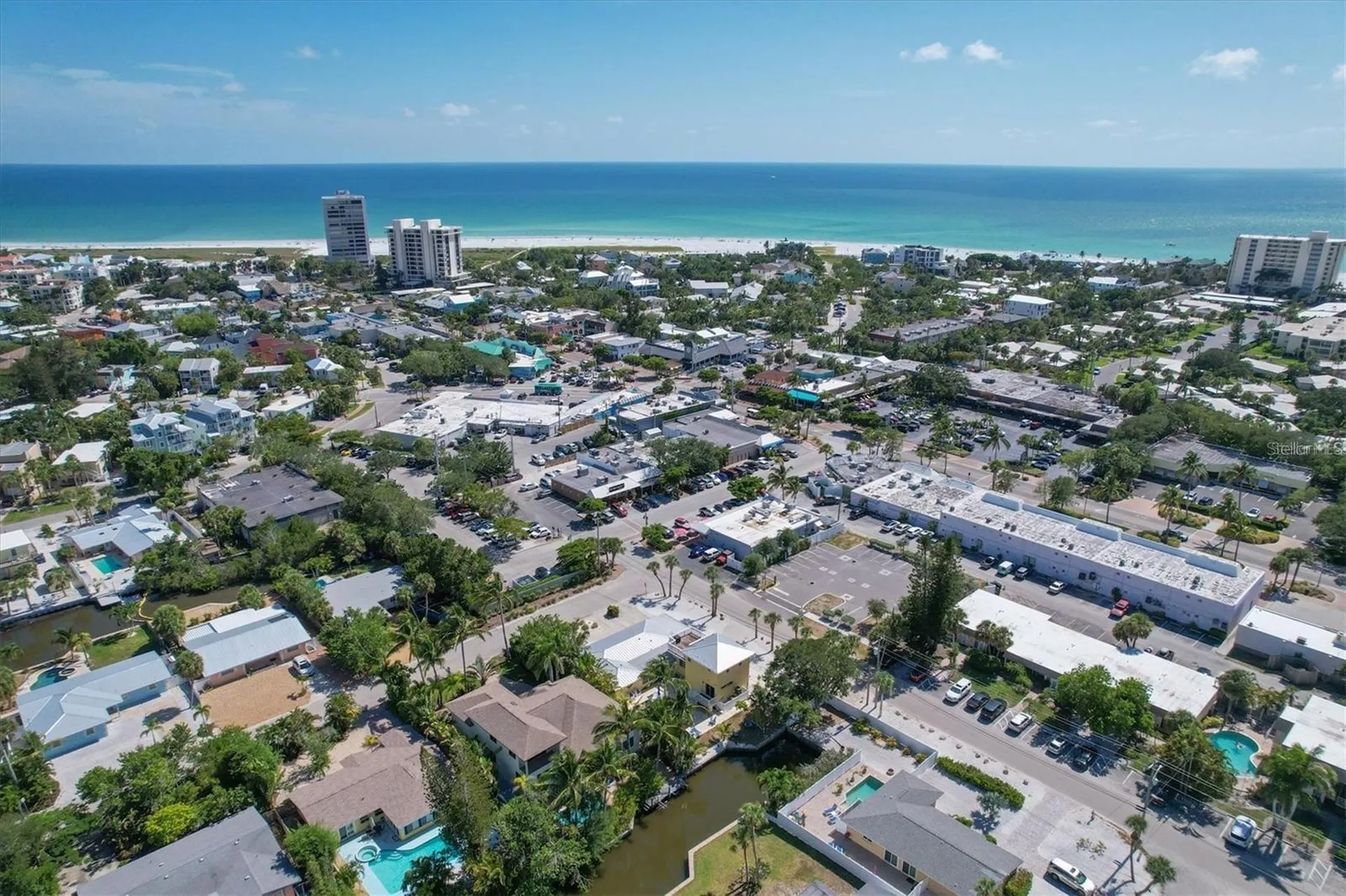 301 Avenida Madera Sarasota FL 34242