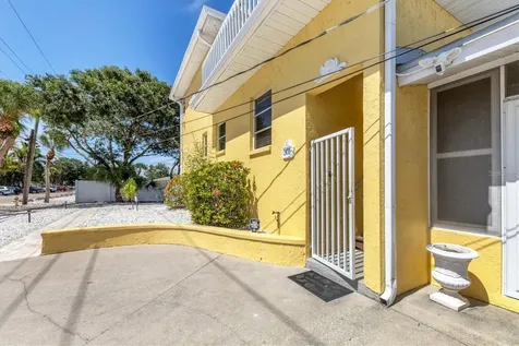 301 Avenida Madera Sarasota FL 34242